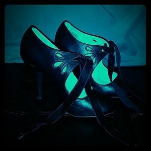 Women's size 8 / 3" heels